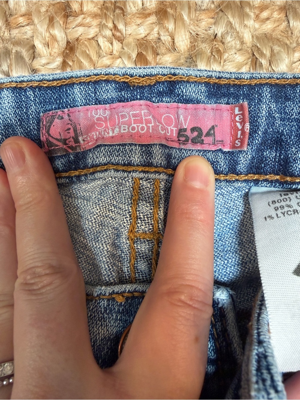 Levi's super low boot cut women’s jeans 524 - Picture 5 of 6